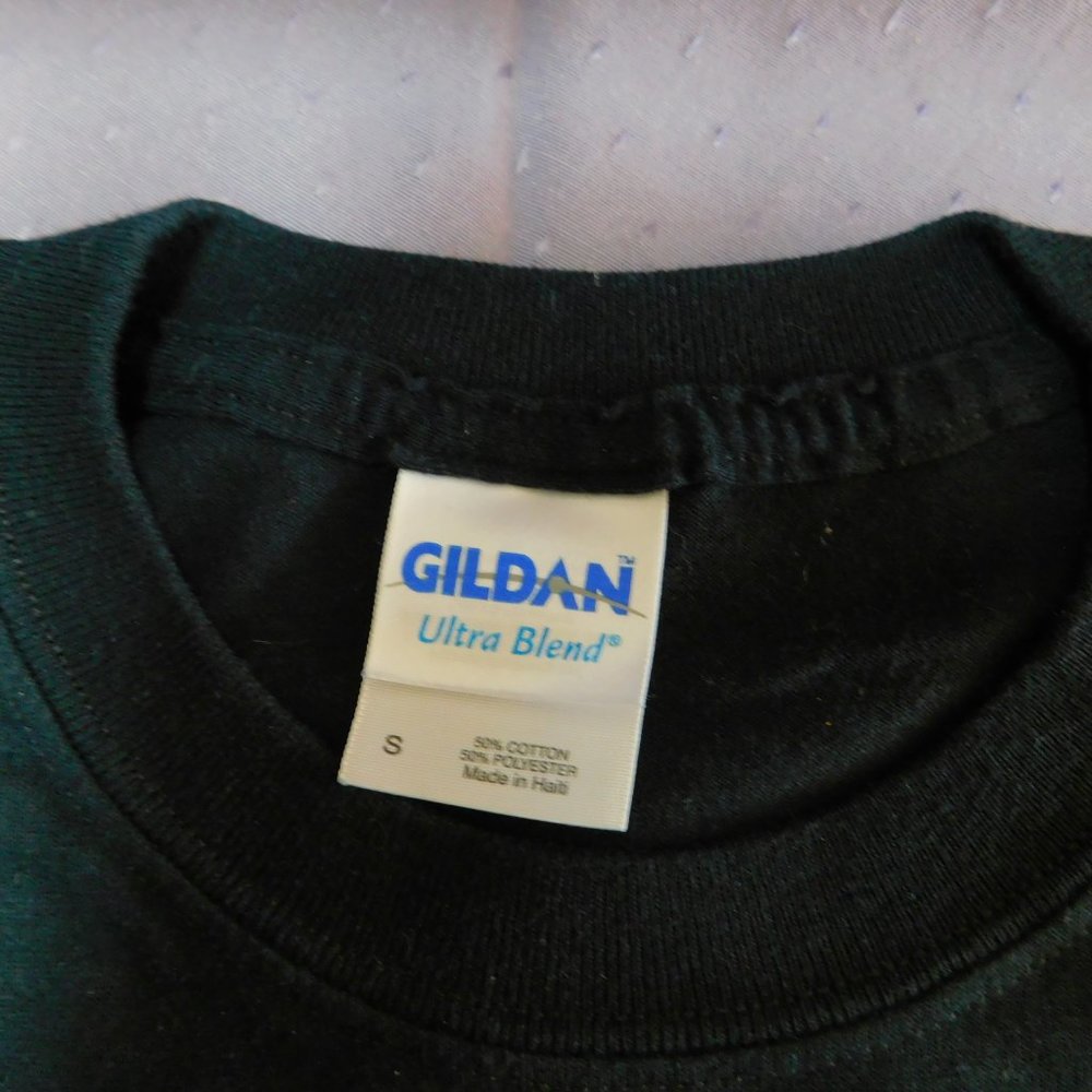 5/$30 NWOT Gildan Ultrablend Resist Prohibition Black T-shirt Sm - Picture 4 of 6